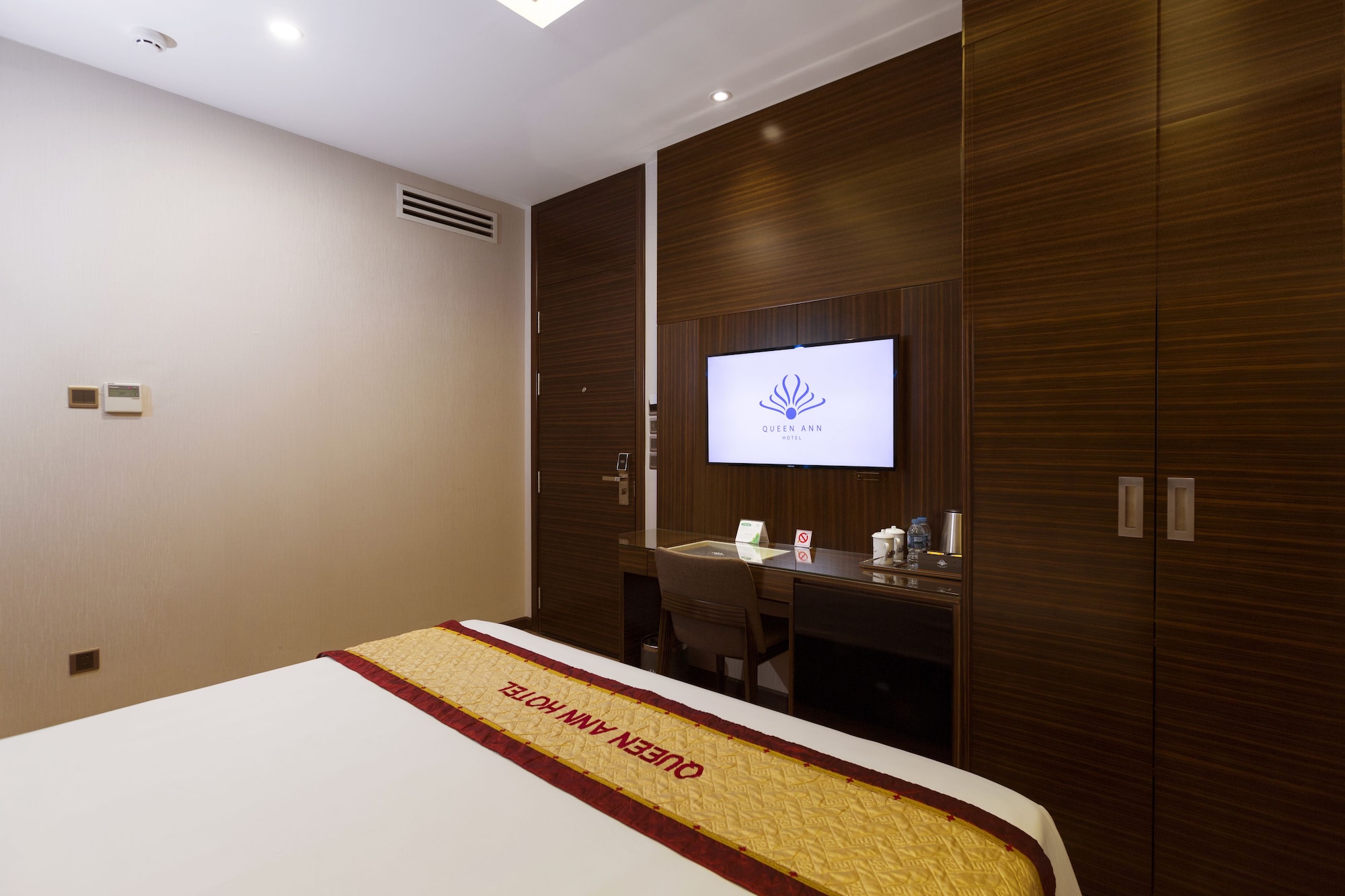 Superior, Queen Bed, No Window، QUEEN ANN HOTEL 9/10