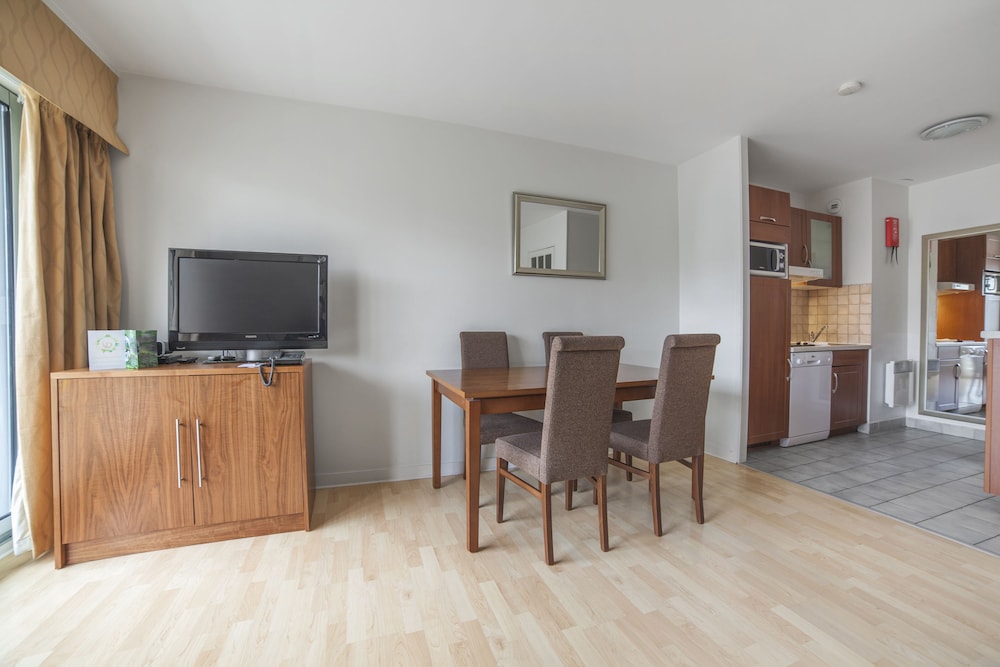 Royal Regency Paris Vincennes 38/50