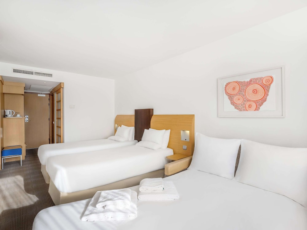 Family, Twin Beds, Sofa