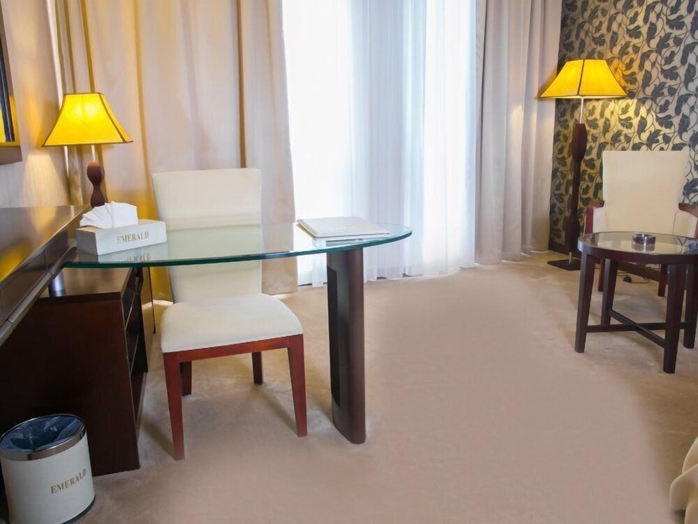 Emerald Hotel Baku 50/58