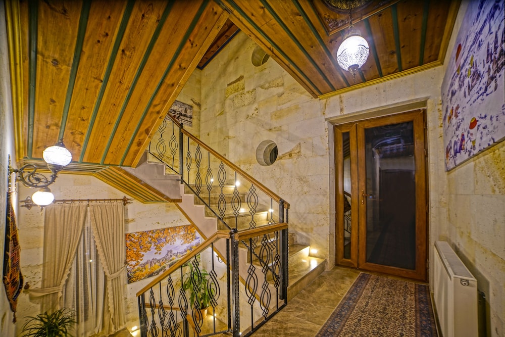 Milat Cave Hotel 32/50
