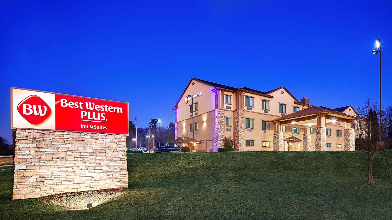 Best Western Plus Royal Mountain Inn and Suites 2/12