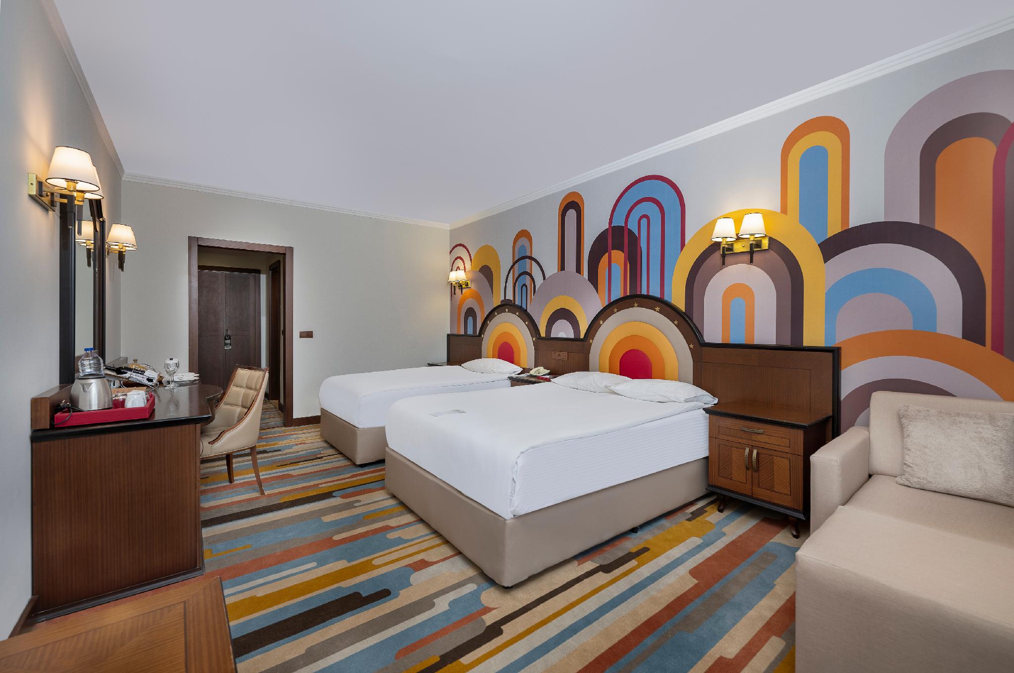 Room, Triple, 1 Double and 1 Single Bed, Corner