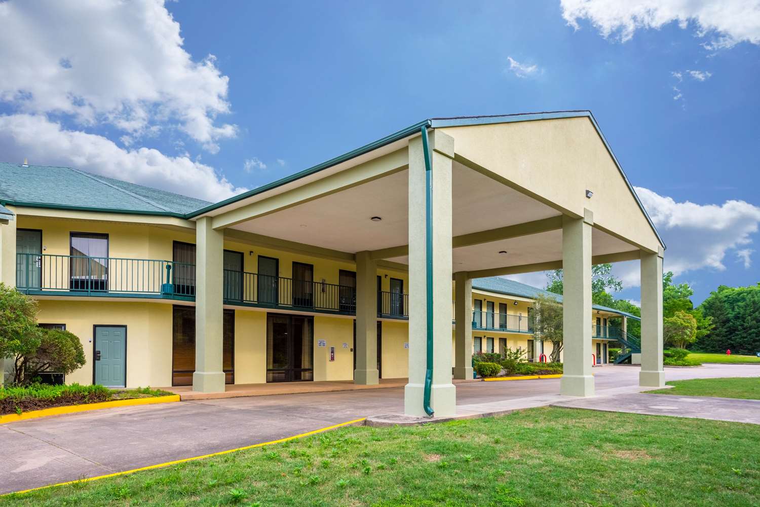 Quality Inn Heber Springs, AR 2/30