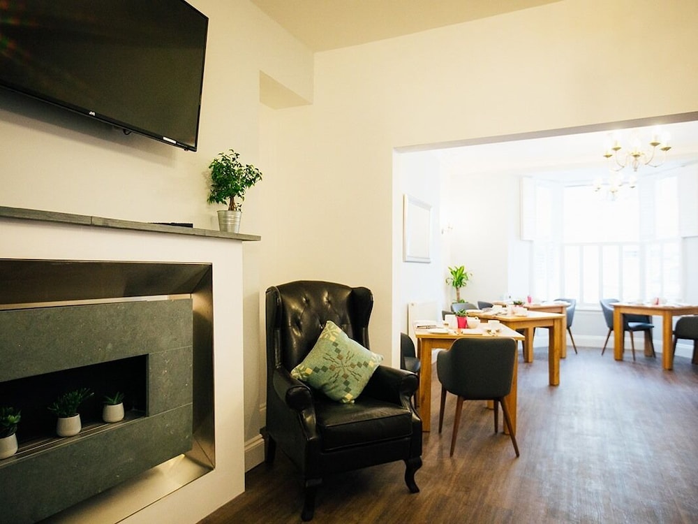 The Townhouse 14/26