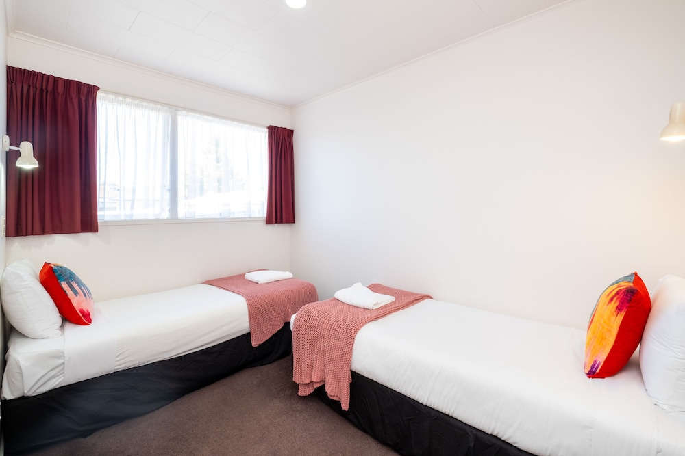 2 BEDROOMS, APARTMENT, SOFA