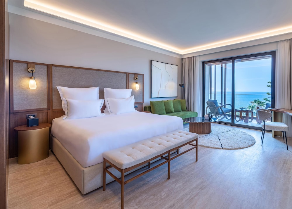 Escape, Sea View