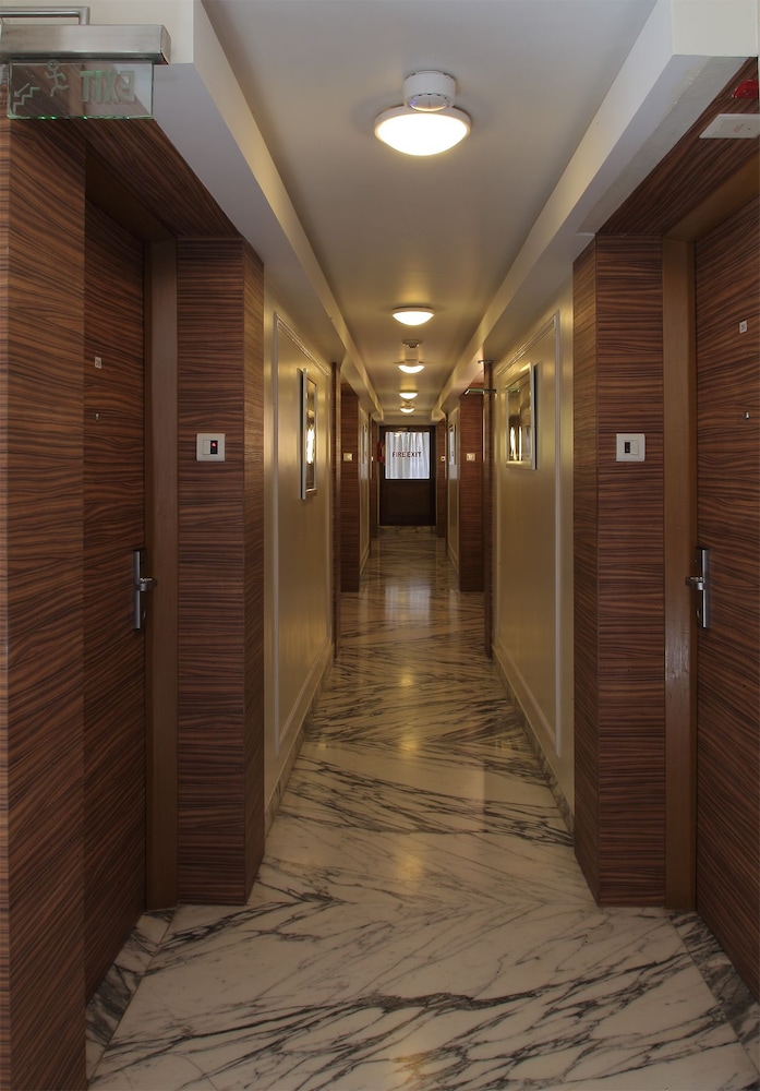 Hotel Regency 24/54