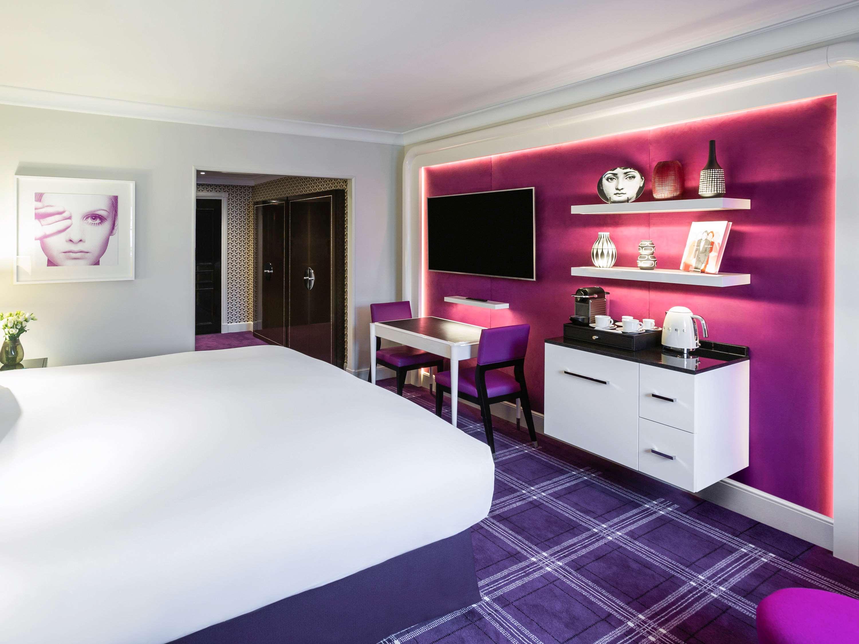PREMIUM, LUXURY, KING BED, WATERLOO PLACE OR PALL MALL VIEW