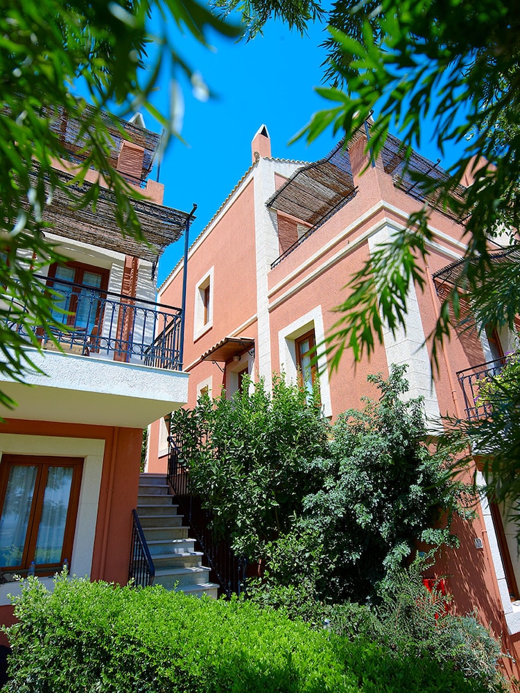 Katalagari Country Suites 40/50
