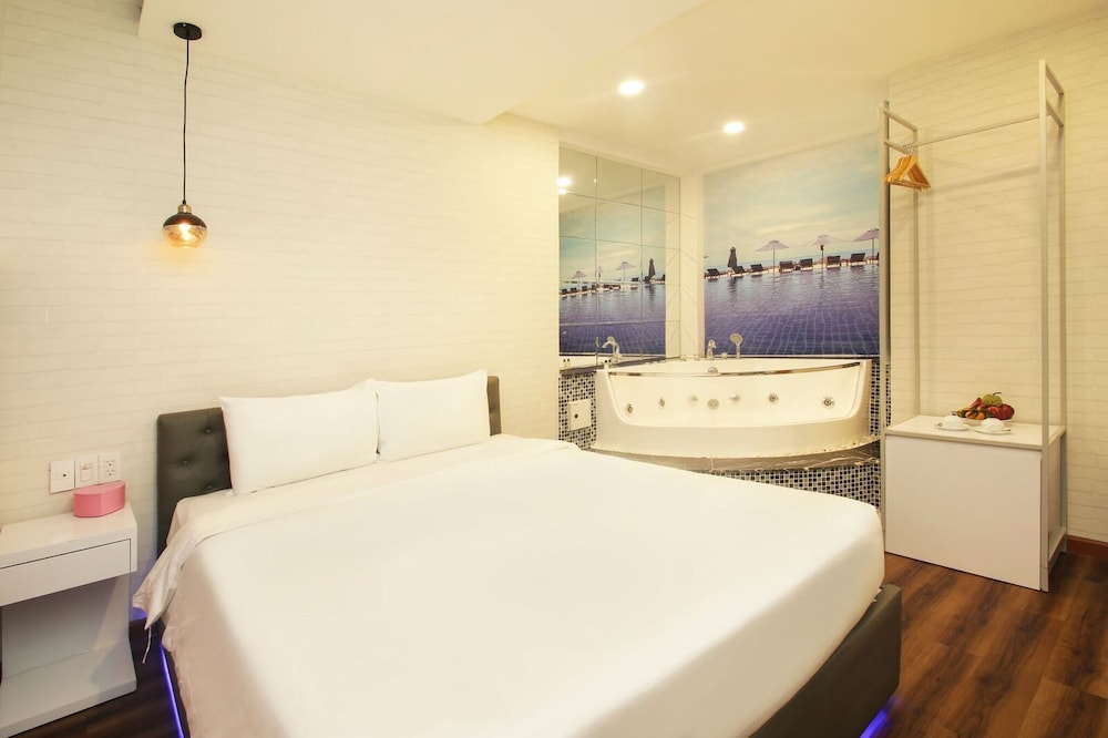 Cupid 2 Hotel 30/67