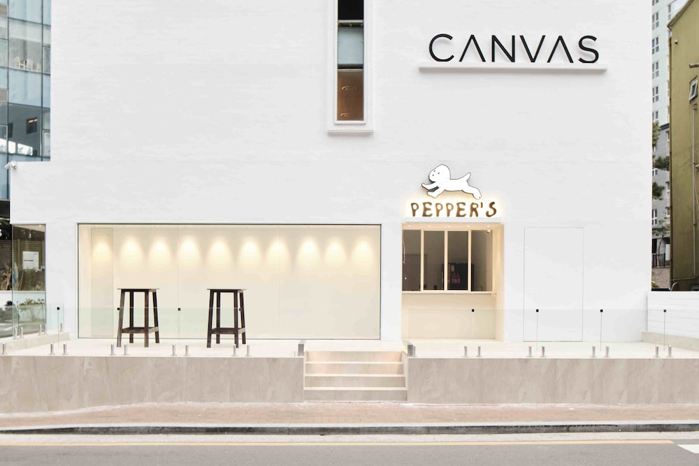 Canvas Hostel 4/54