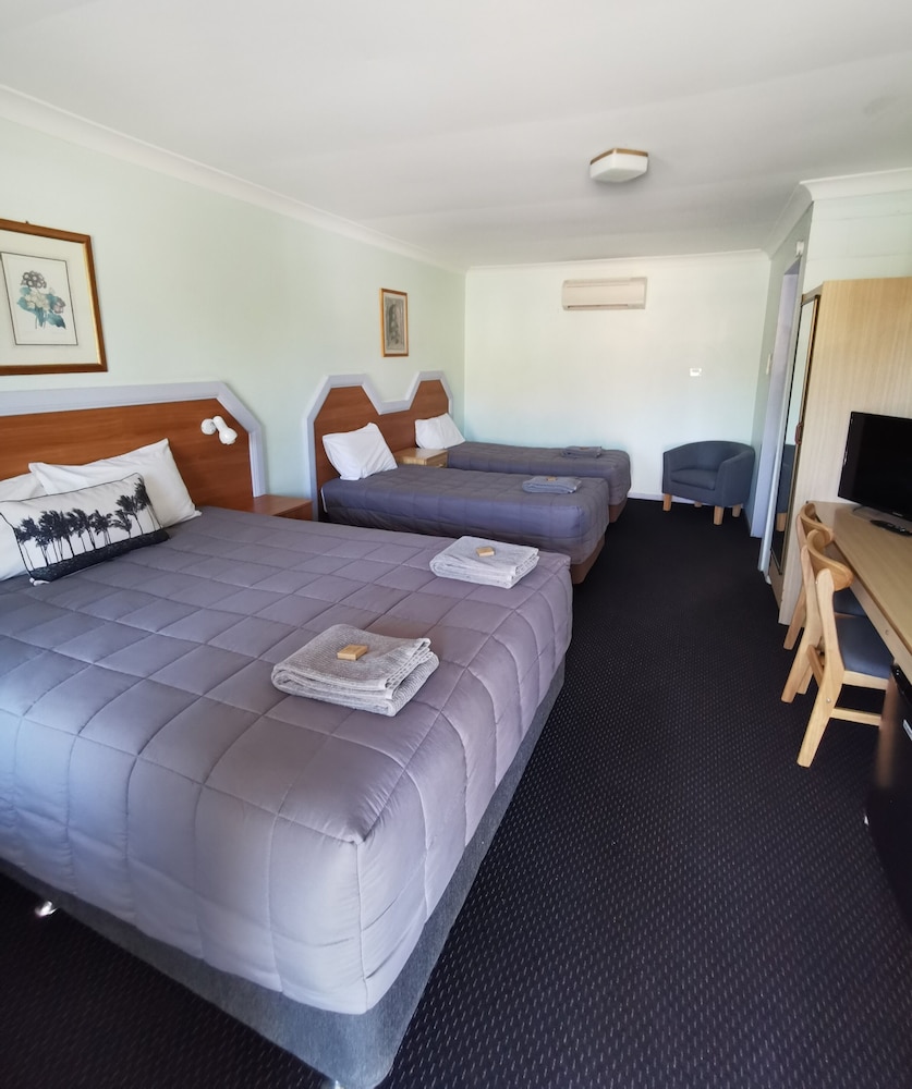 BELLVIEW MOTEL 8/55