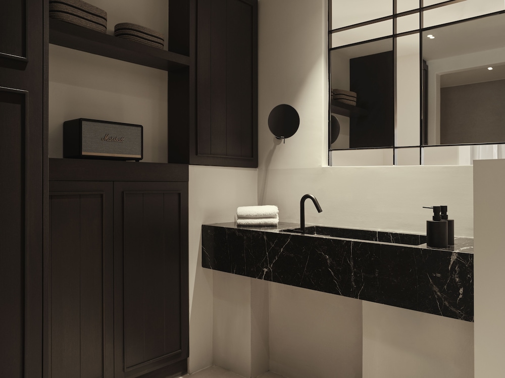 Ezio Bo Luxury Living 8/45
