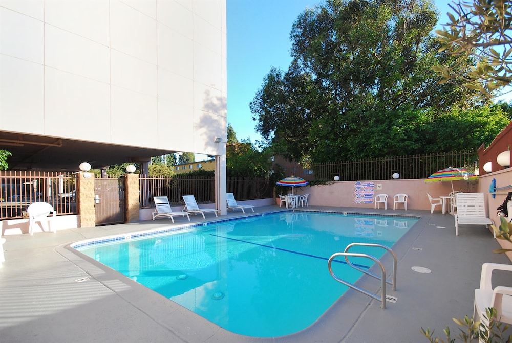 Best Western Los Angeles Worldport Hotel 21/32