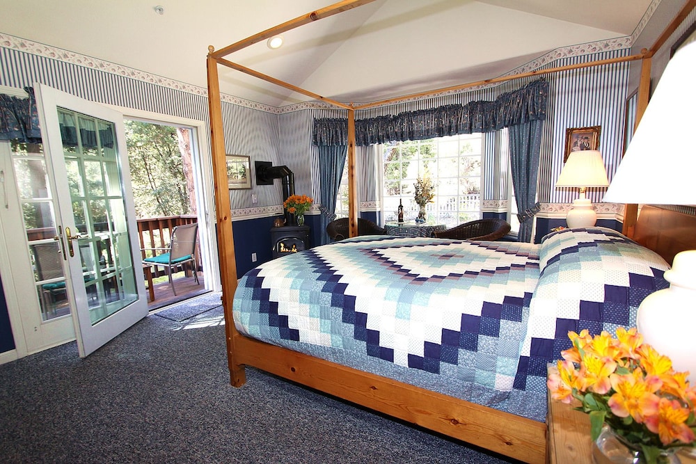 Blue, Queen Bed