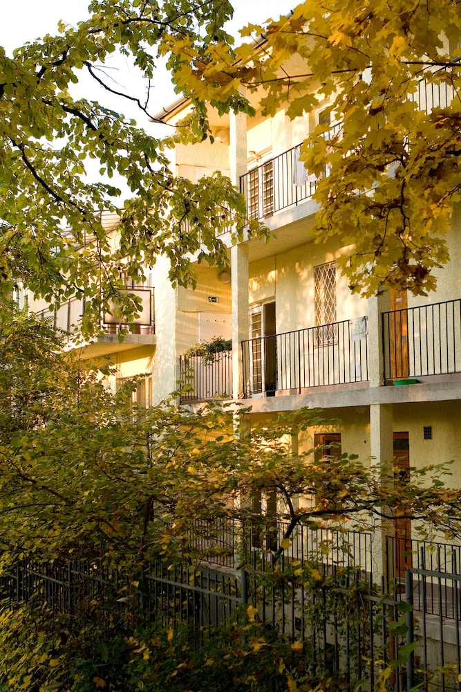 GOLD HOTEL APARTMENTS 38/50