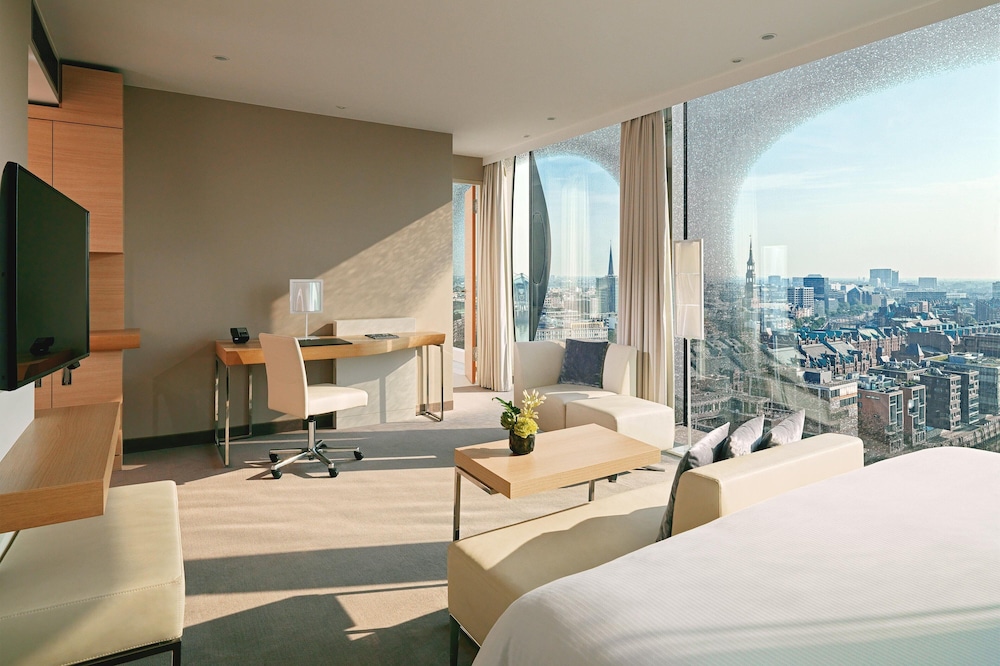 THE WESTIN HAMBURG 54/72