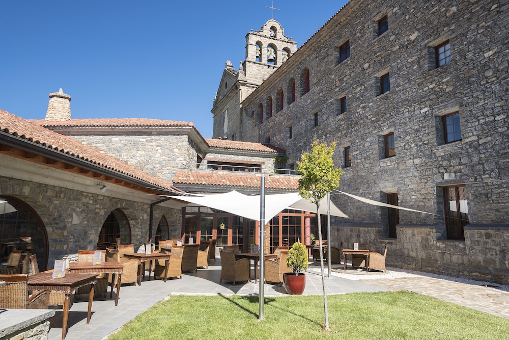 Hotel & Spa Monasterio de Boltana 36/40