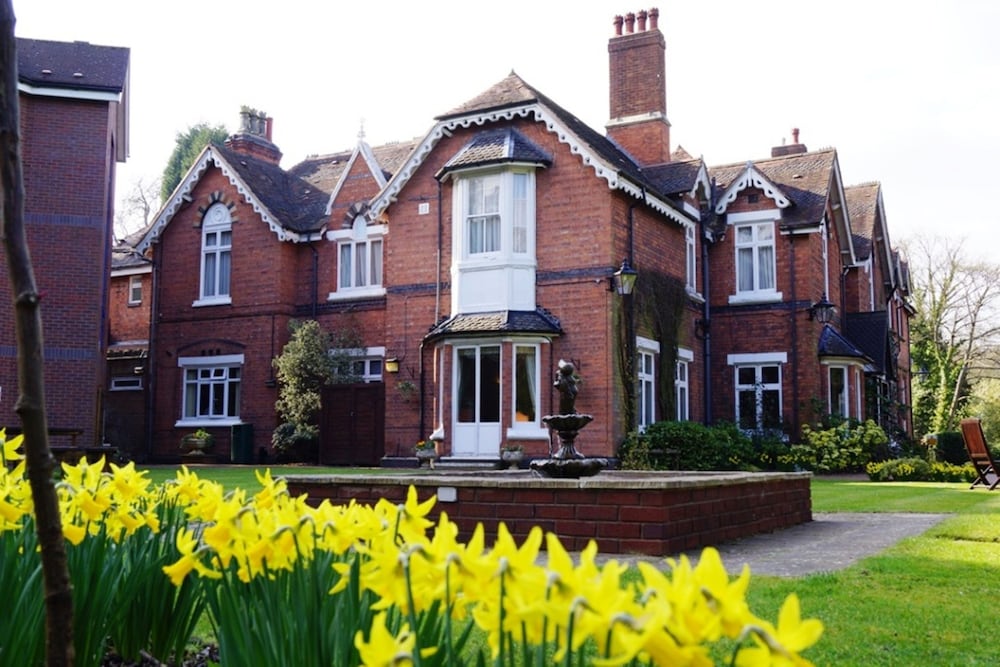 Hillscourt 39/42