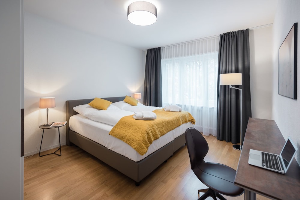 Zurich Furnished Homes 15/50
