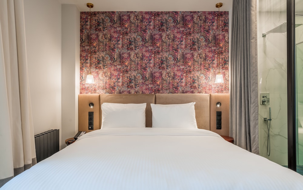 SUPERIOR, DOUBLE BED