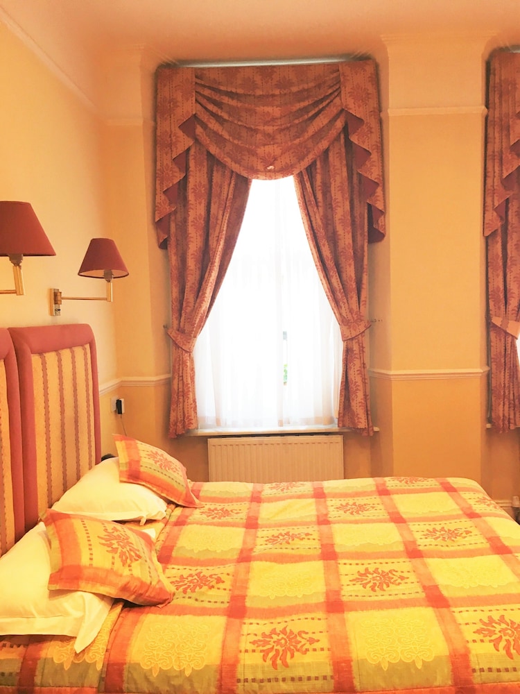 Hyde Park Radnor Hotel 21/40