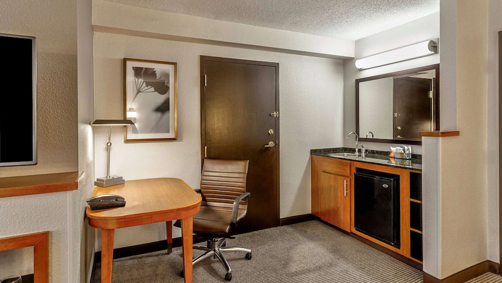Wyndham Garden Kansas City Airport 48/62