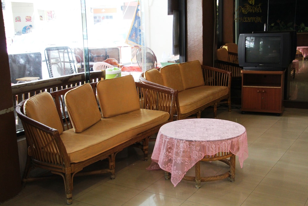 Phu Inn Hotel 12/19