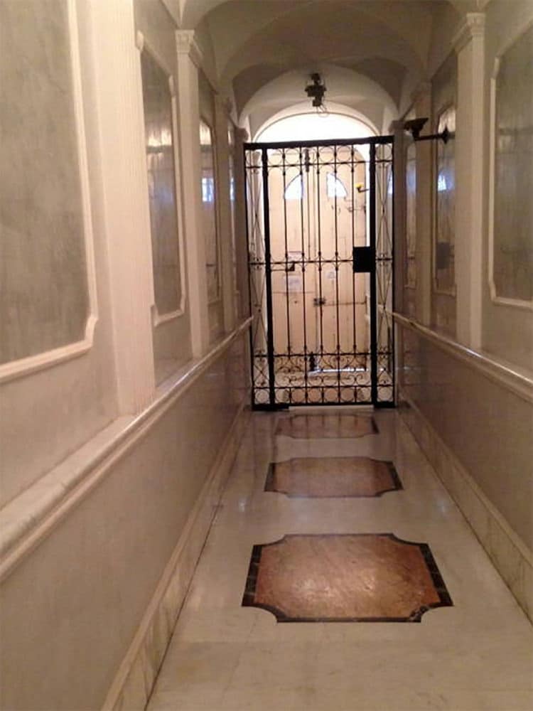 Private Luxury Suite 28/69