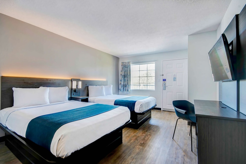 Studio 6 Extended Stay - Ocean Springs, MS 25/53