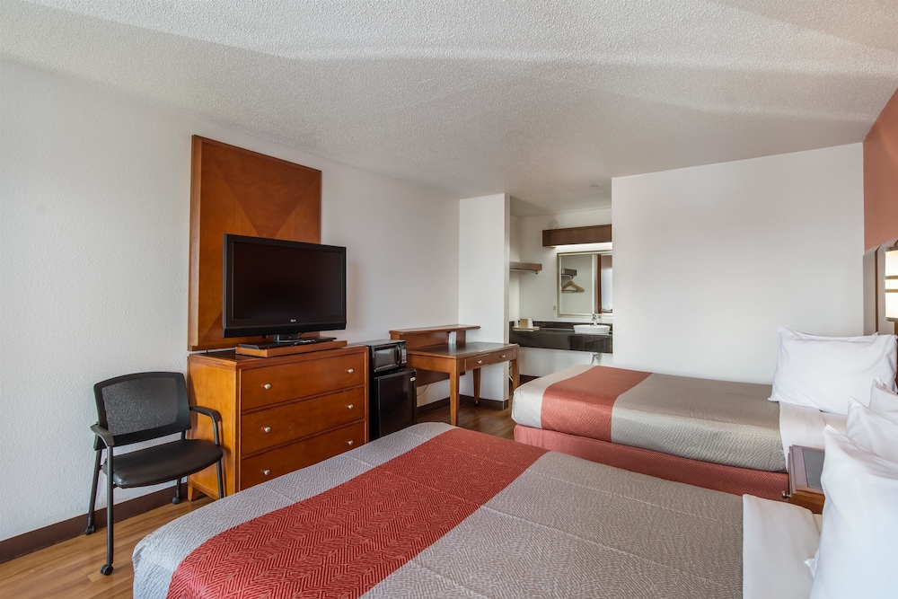 Motel6 Van Buren, AR 28/53
