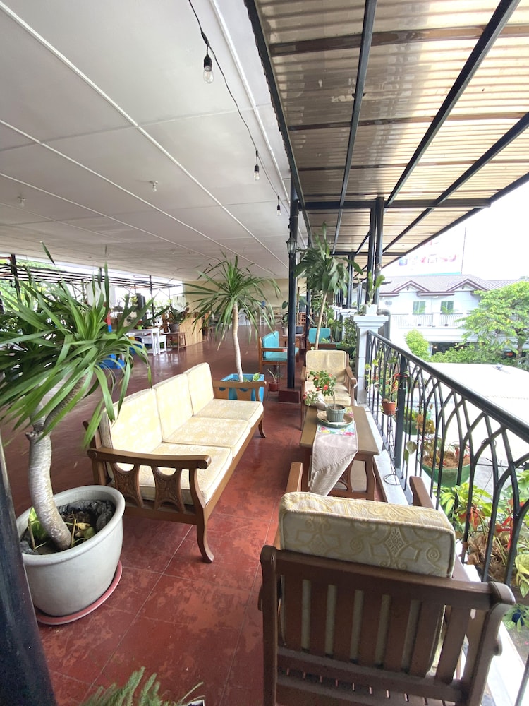 OYO 150 Davao Airport View Hotel 27/43