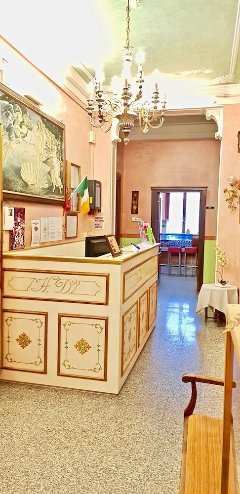 Hotel Desiree 5/62