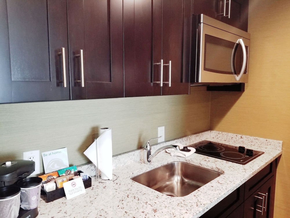 Homewood Suites by Hilton Calgary-Airport, Alberta, Canada 25/45