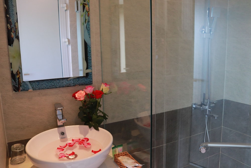 Quang Vinh Hotel 49/52