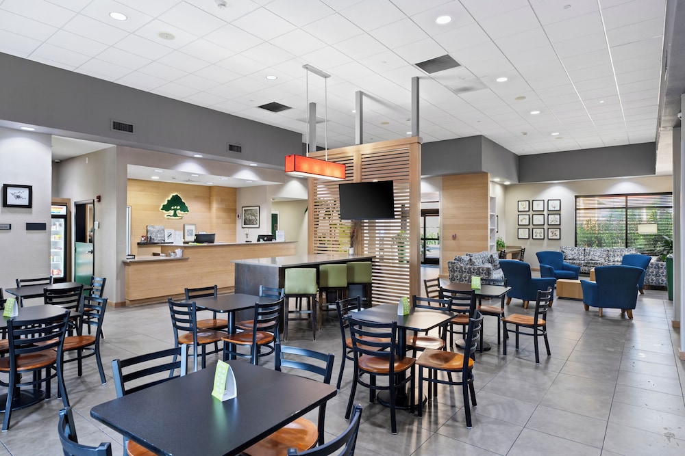 GreenTree Inn and Suites Phoenix Sky Harbor 47/65