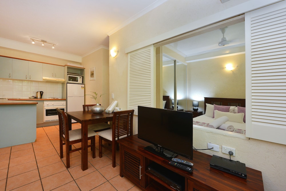 Latitude 16 Tropic Sands 8/51