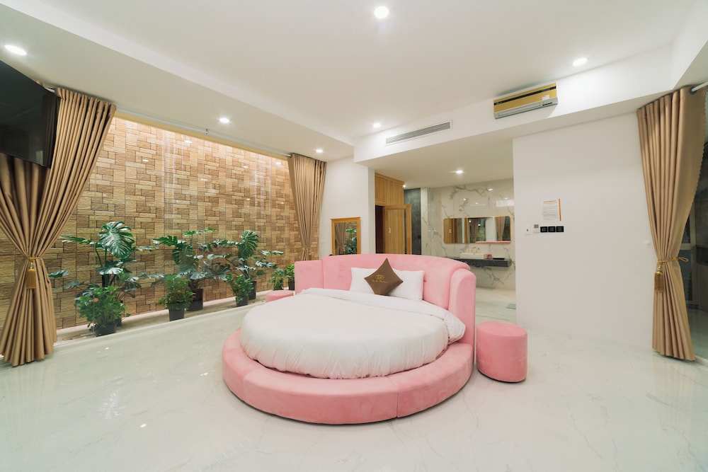 Quy Tai Premium Hotel 12/50