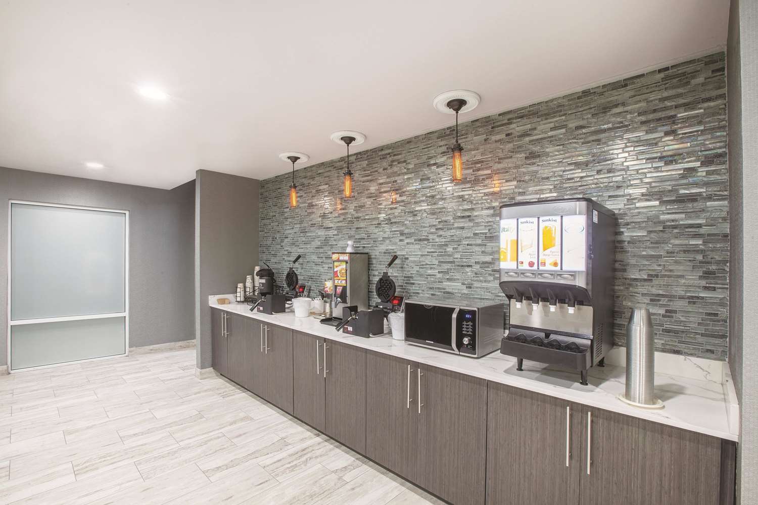 La Quinta Inn And Suites By Wyndham Kingsville 5/33