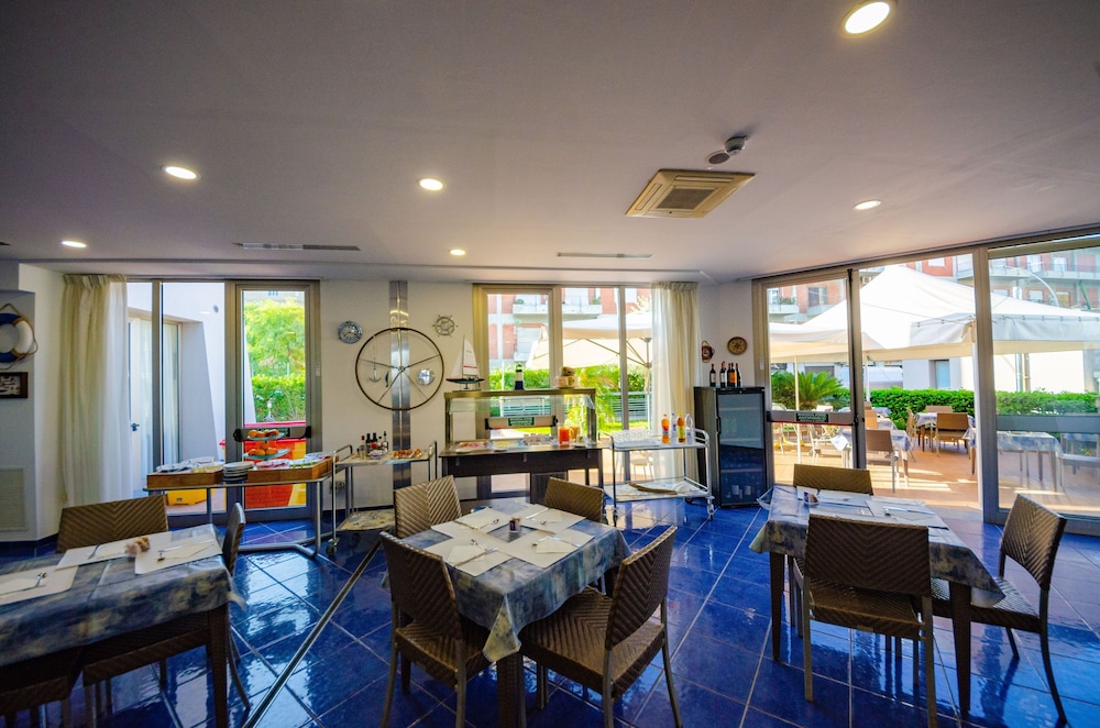 Astro Suite Hotel 28/50