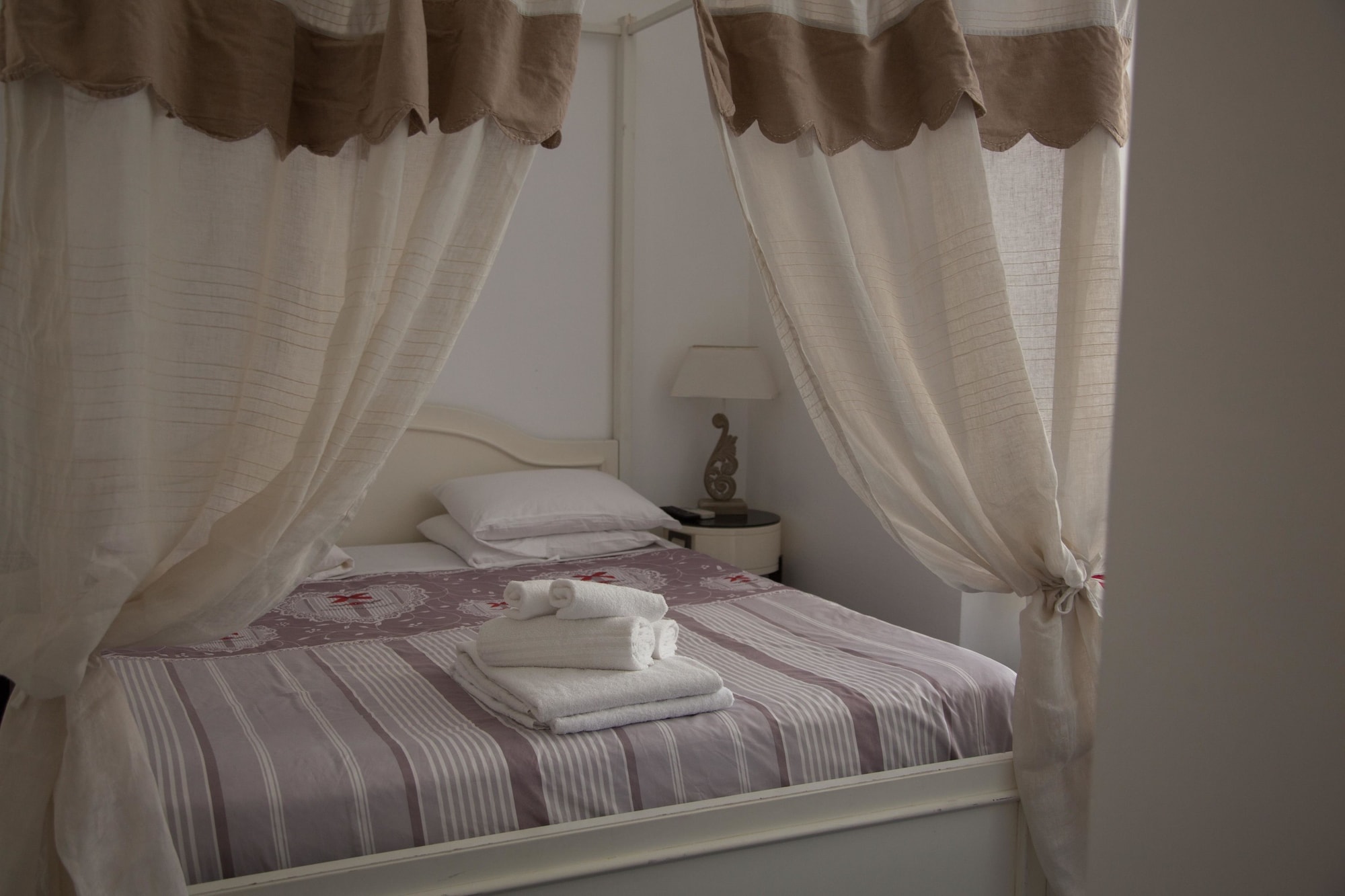 Superior, Queen Bed