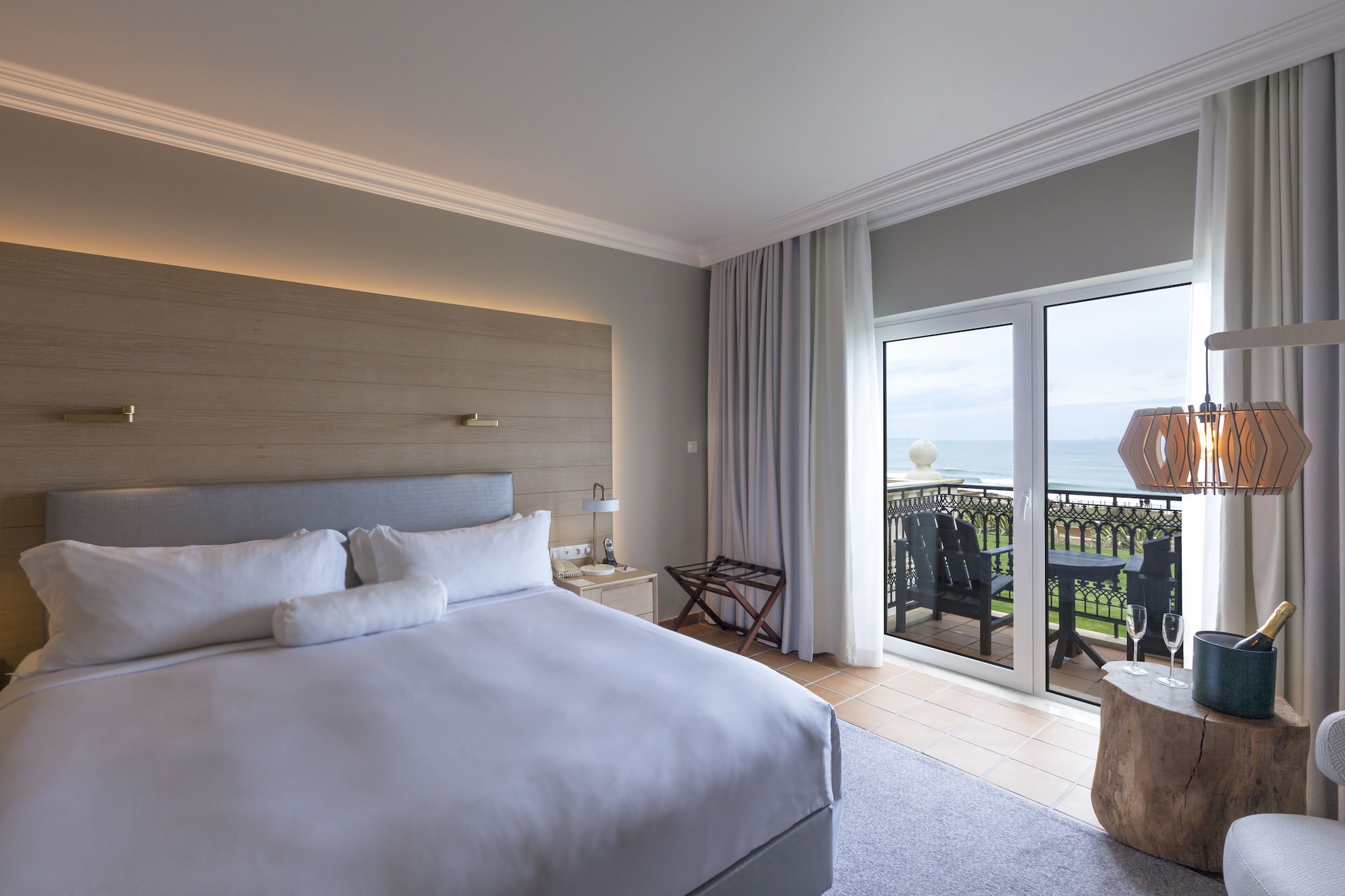 1 Bedroom, Premium, King Bed, Ocean Front