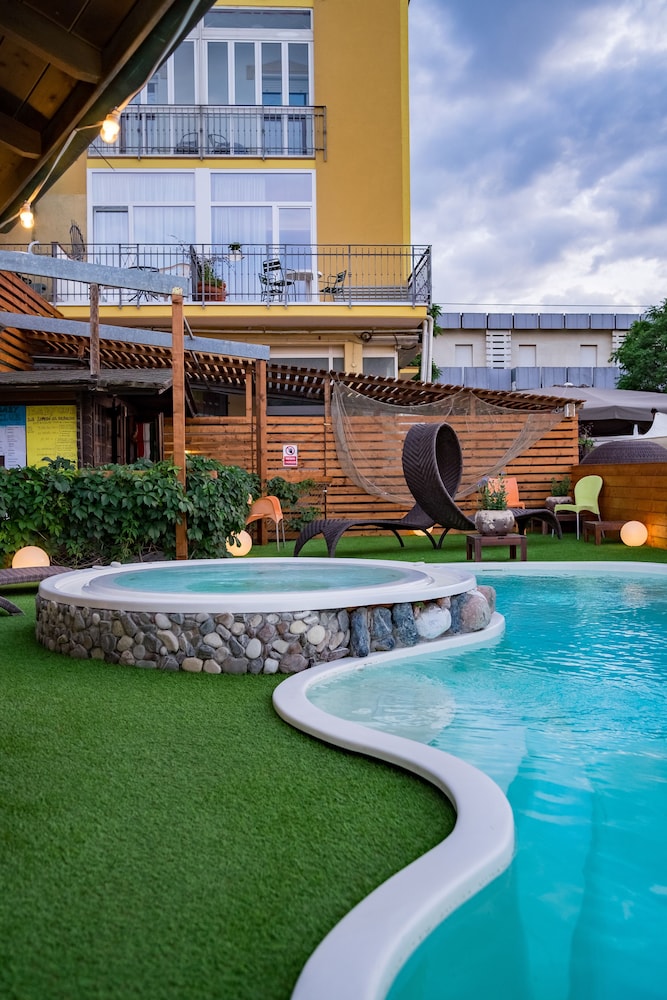 Hotel Estate 44/50