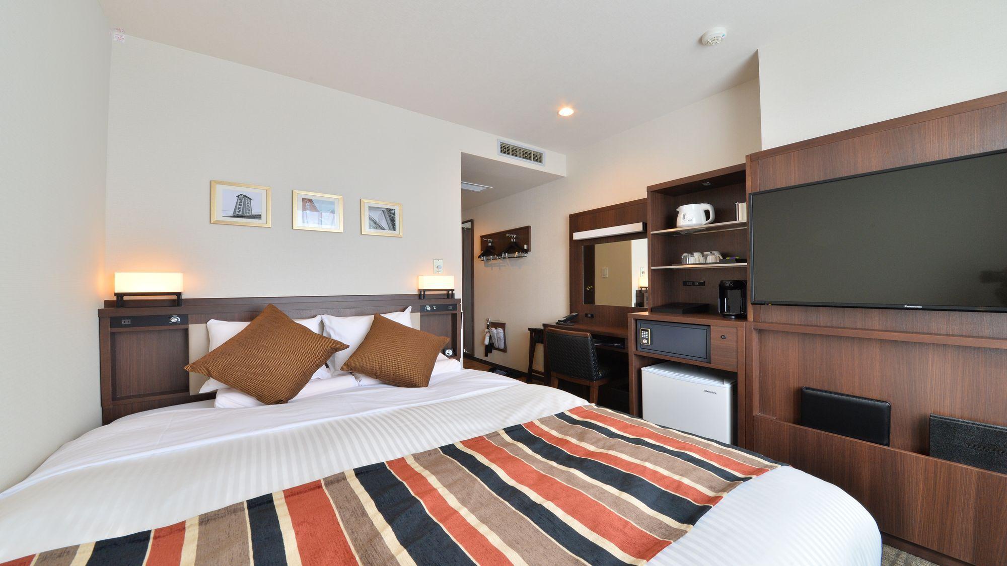 Standard, Queen Bed, East Wing