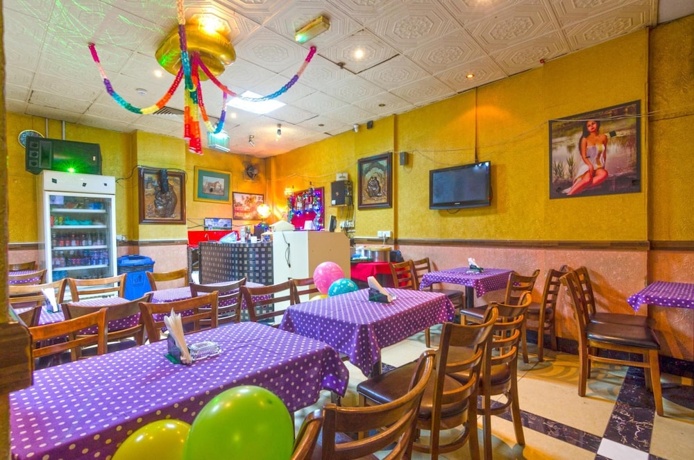 restaurant cafeteria