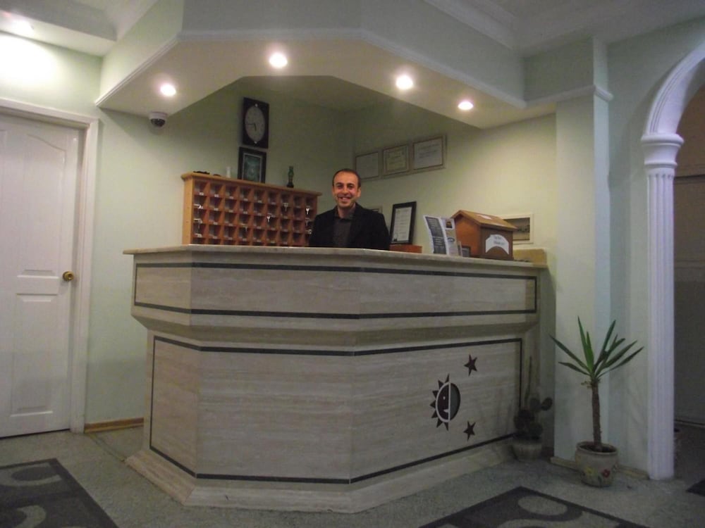 Golden Star Hotel 4/50