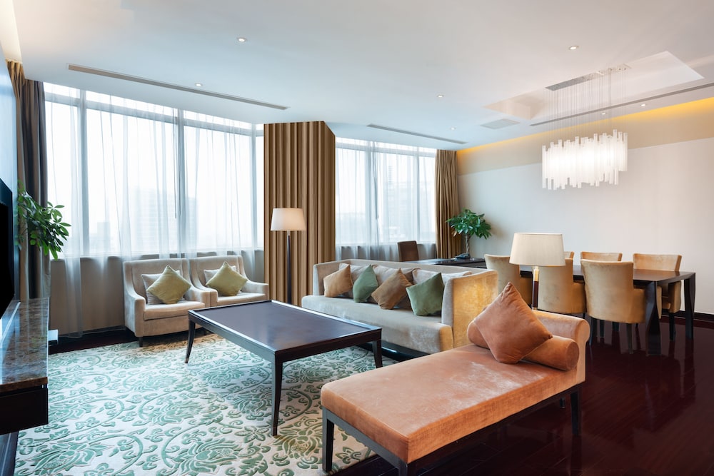 Holiday Inn Pudong 42/76
