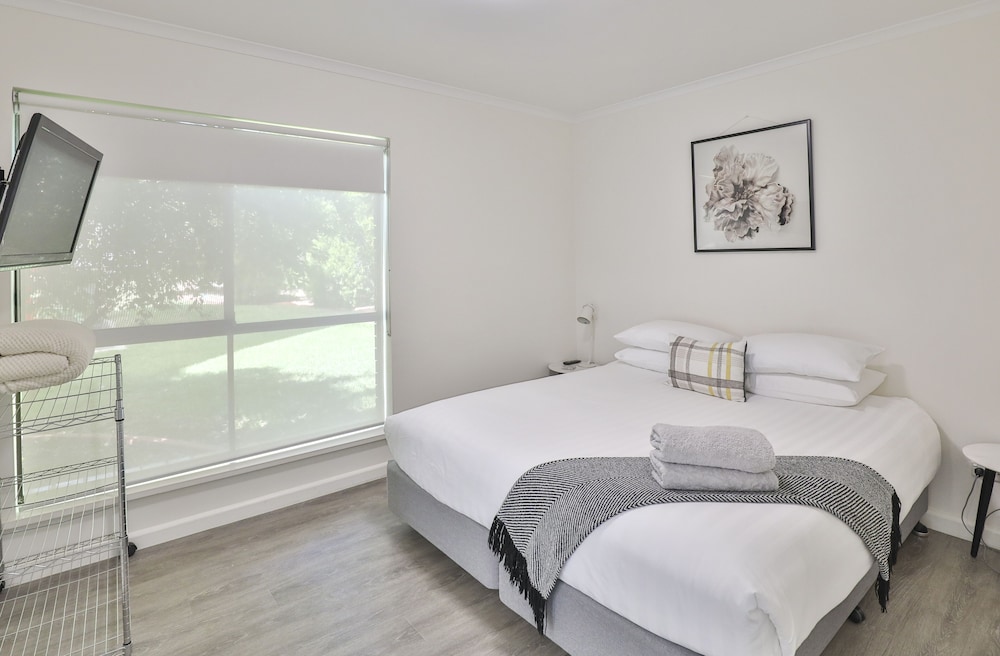 1 BEDROOM, STANDARD