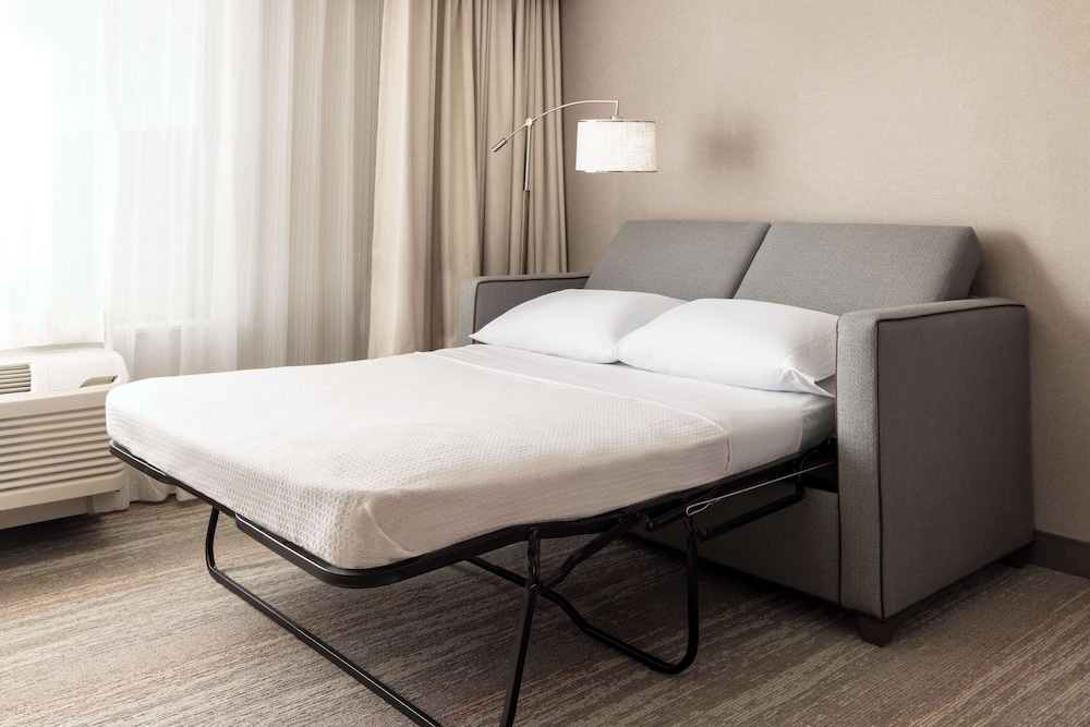 STUDIO, KING BED, SOFA, ACCESSIBLE